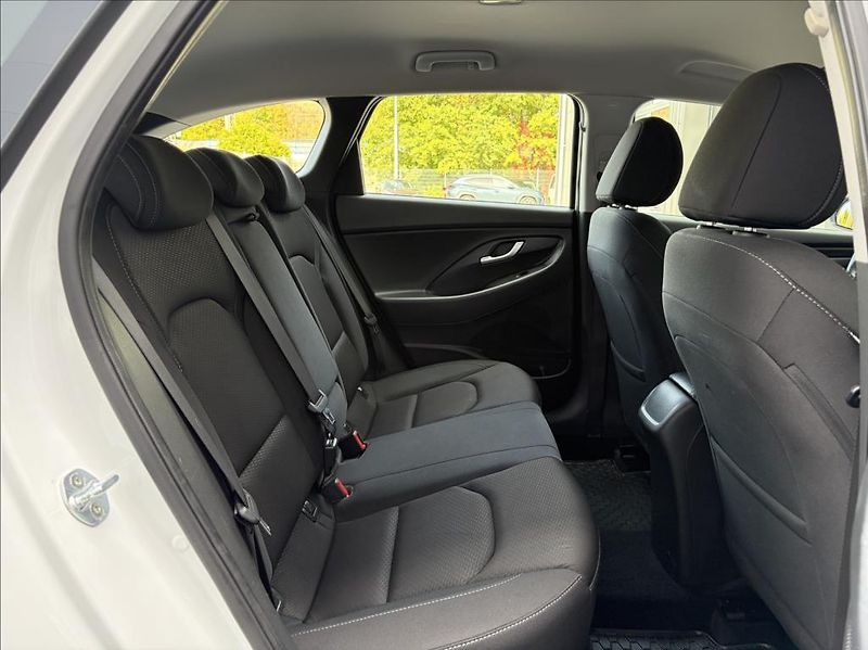 Hyundai i30 1,6 CRDi  WG Style - fotka 12 z 26