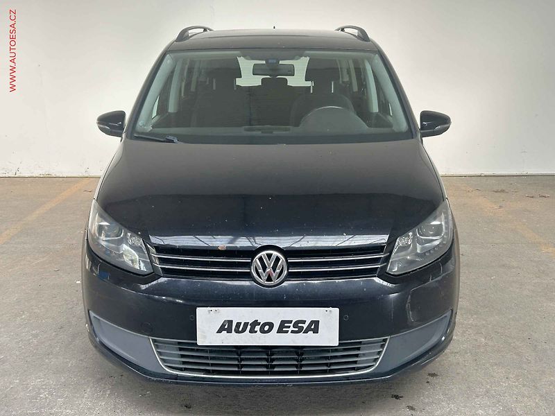 Volkswagen Touran (2011) 1.6 TDi, 2.maj, DSG, navi - fotka 2 z 16