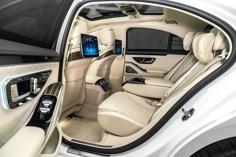 Mercedes-Benz Třídy S d 4M AMG MANUFAKTUR - fotka 14 z 26