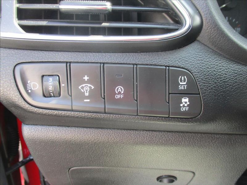 Hyundai i30 1,0 T-GDI, servis,DPH,1.maj,CZ - fotka 28 z 42