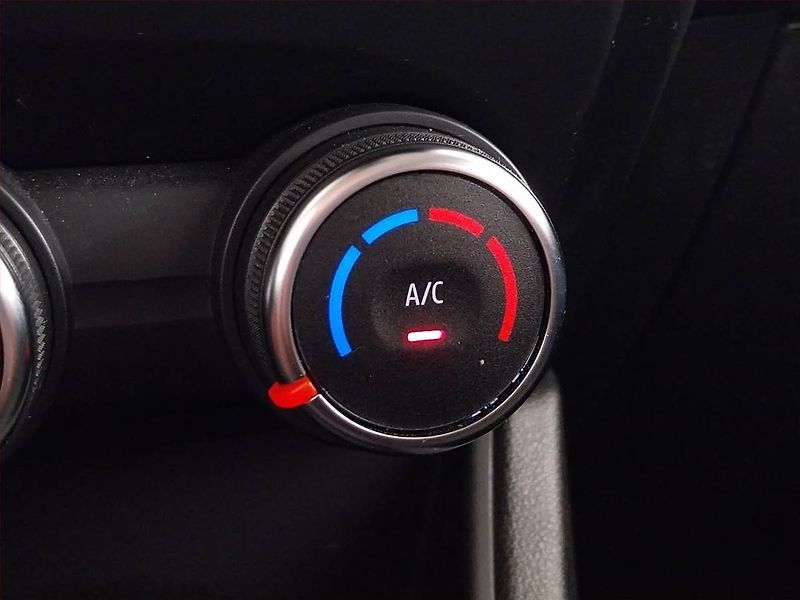 Renault Captur (2023) 1.0 TCe, Tempomat - fotka 19 z 19
