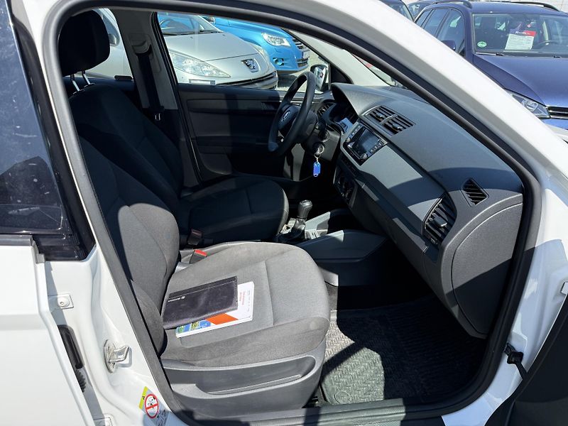 Škoda Fabia 1.0 TSI KOMBI - fotka 10 z 13