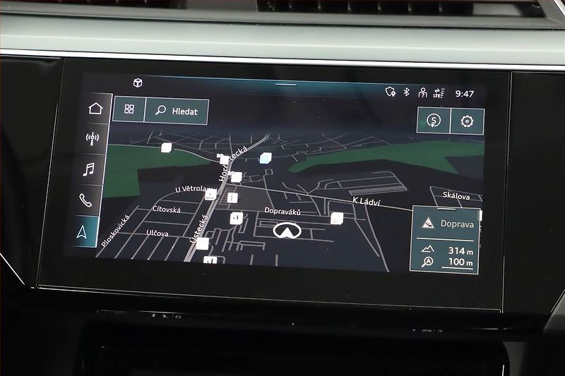 Audi e-tron (2021) 50 quattro - fotka 12 z 30