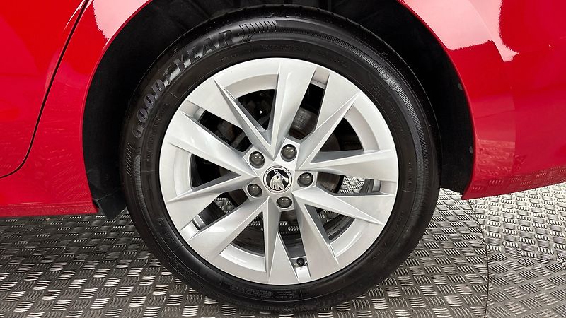 Škoda Octavia 2.0 TDI DSG Style - fotka 19 z 28