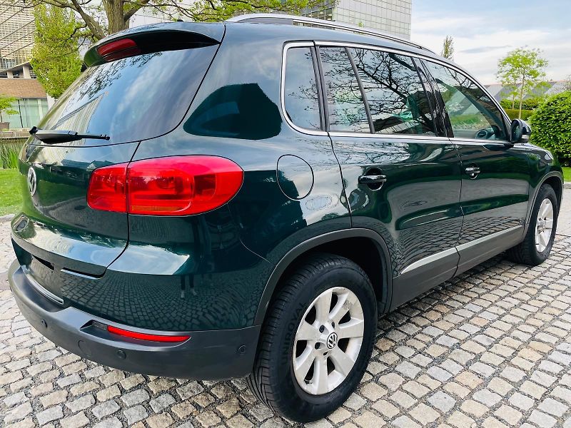Volkswagen Tiguan 2.0TDI MANUÁL SENZORY 1MAJITEL - fotka 11 z 49