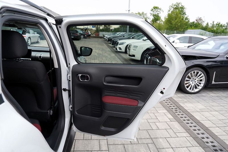 Citroën C4 1.6 BlueHDi, automat/Al./klima - fotka 17 z 36
