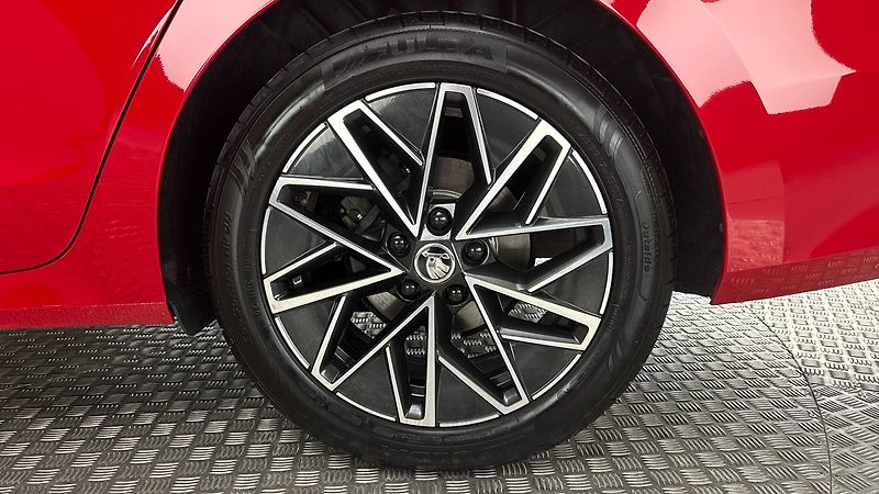 Škoda Octavia 2.0 TDI DSG Sportline - fotka 19 z 29