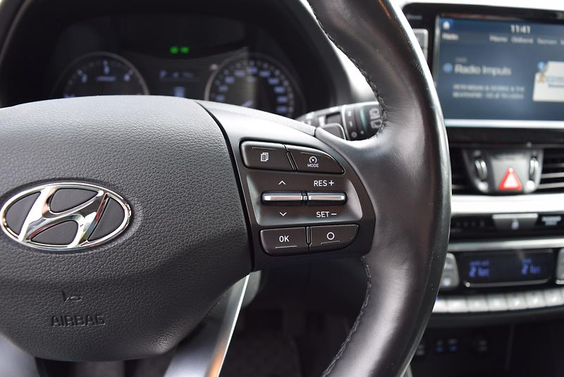 Hyundai i30 (2021) 1.6CRDi 85kw STYLE 7°AUTOMAT - fotka 31 z 49