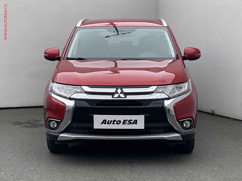 Mitsubishi Outlander (2017) 2.0 2WD, Invite, kamera, +ALU - fotka 2 z 17