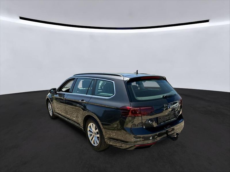 Volkswagen Passat 2,0 TAŽNÉ,IQ LIGHT,KAMERA - fotka 3 z 10
