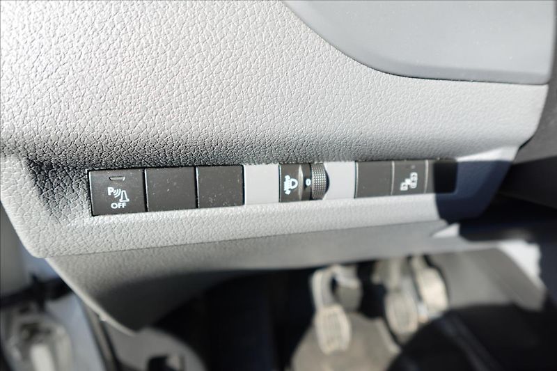 Peugeot Expert 2,0 HDI  Traveller L3H1 8MÍST - fotka 27 z 36