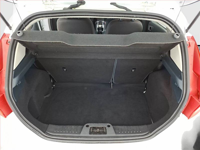 Ford Fiesta (2012) 1.25, ČR,1.maj - fotka 13 z 13