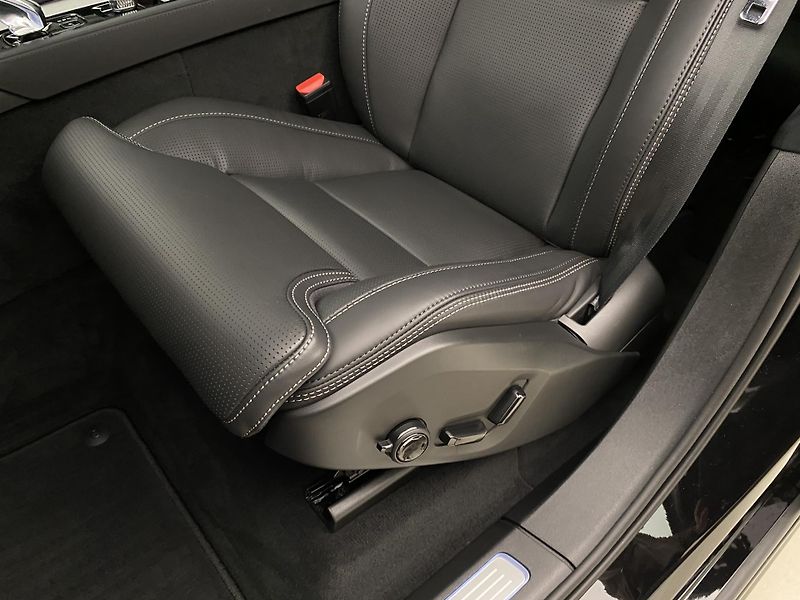 Volvo XC90 (2026) B5 AWD BLACK EDITION ULTRA 7 - fotka 32 z 78
