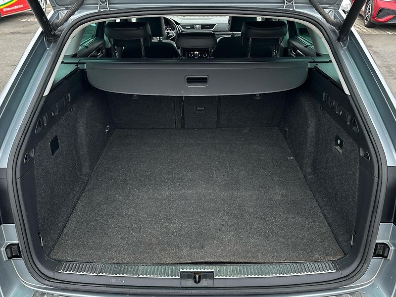 Škoda Superb iV L&K 1.4 TSI HYBRID PHEV - fotka 14 z 23