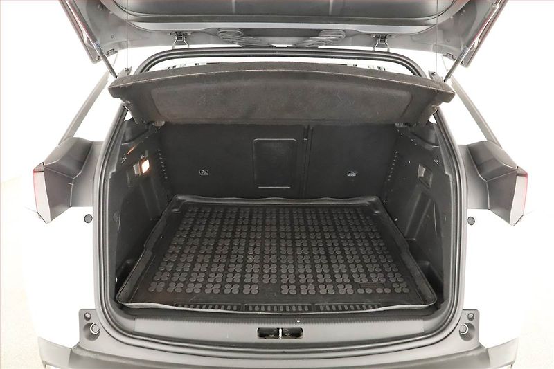 Peugeot 3008 (2018) 1.2 PureTech, ČR,1.maj - fotka 12 z 14