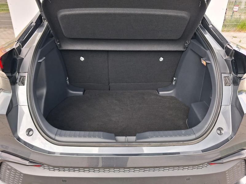 Toyota C-HR 2,0 HEV e-CVT GR Sport - fotka 10 z 26