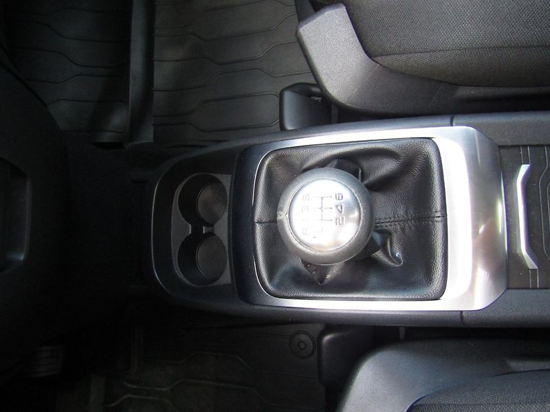 Citroën C4 Picasso (2015) 1.6 HDI 88kW PLNÁ VÝBAVA - fotka 37 z 40