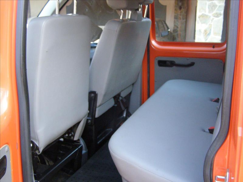 Volkswagen Transporter 1,9   DVOJKABINA 6 MIST - fotka 15 z 27