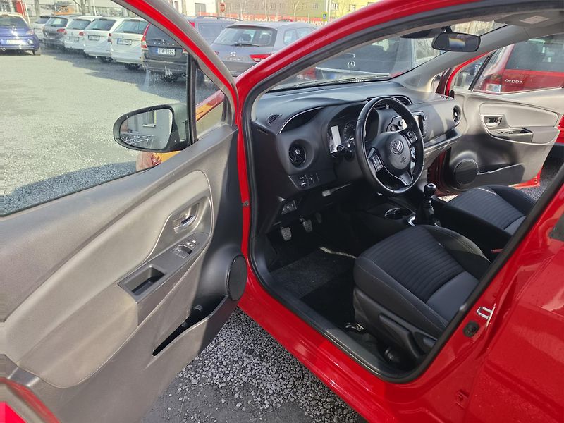Toyota Yaris 1.5 VVTI kamera TZ - fotka 12 z 18