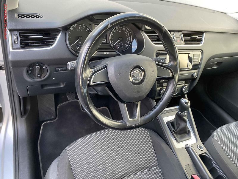 Škoda Octavia (2016) 1.6 TDi, 1.maj,ČR, Ambition - fotka 12 z 17