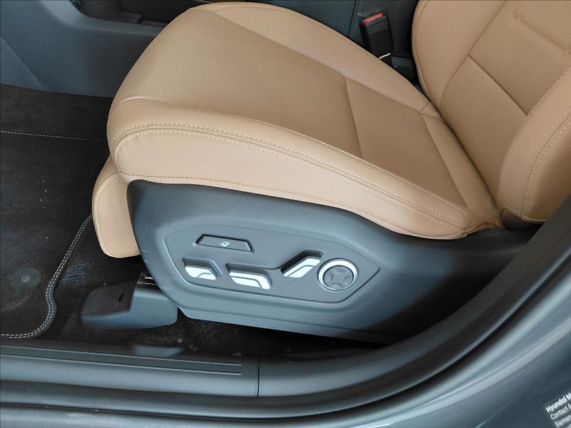 Hyundai Santa Fe (2025) 1,6 T-GDI PHEV 4WD STL PREM - fotka 12 z 17