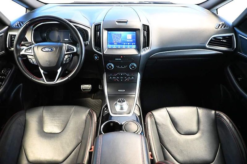 Ford S-MAX (2022) 2.0 ST-LINE LED Tažné 8AT ECOB - fotka 12 z 38