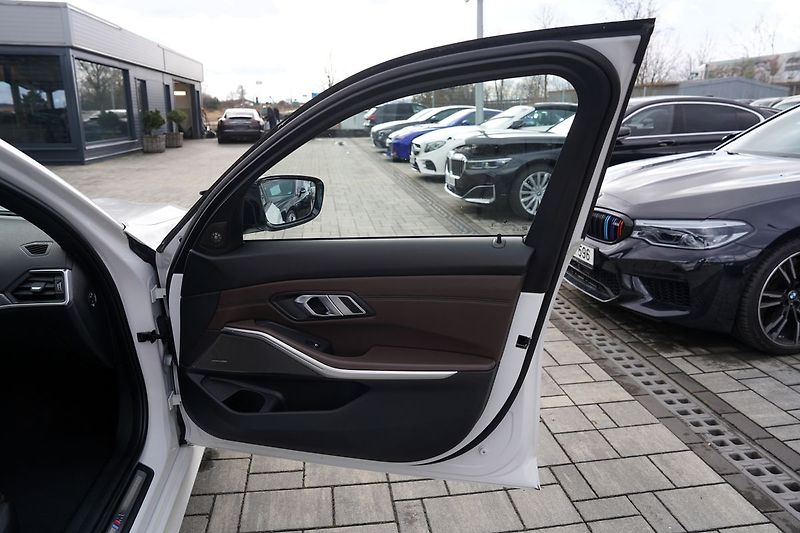 BMW Řada 3 M340i xDrive/AT/375PS,Facelift - fotka 22 z 50