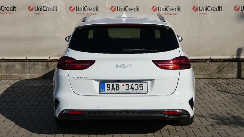 Kia Ceed 1.5 T-GDI TOP - fotka 4 z 23