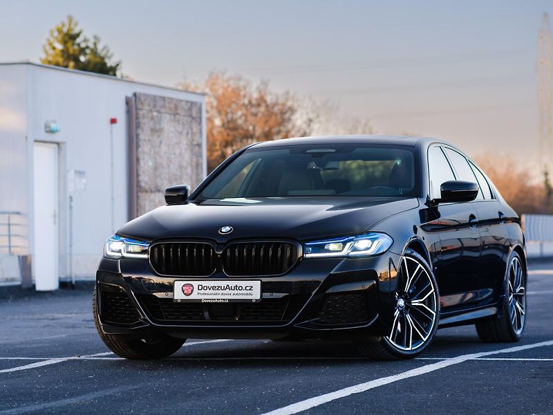BMW Řada 5 M550i xDrive, DPH, SEDAN - fotka 33 z 46