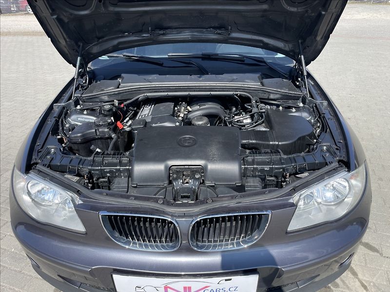BMW Řada 1 1,6 i 85kw Klimatronic, Výhřev - fotka 22 z 31