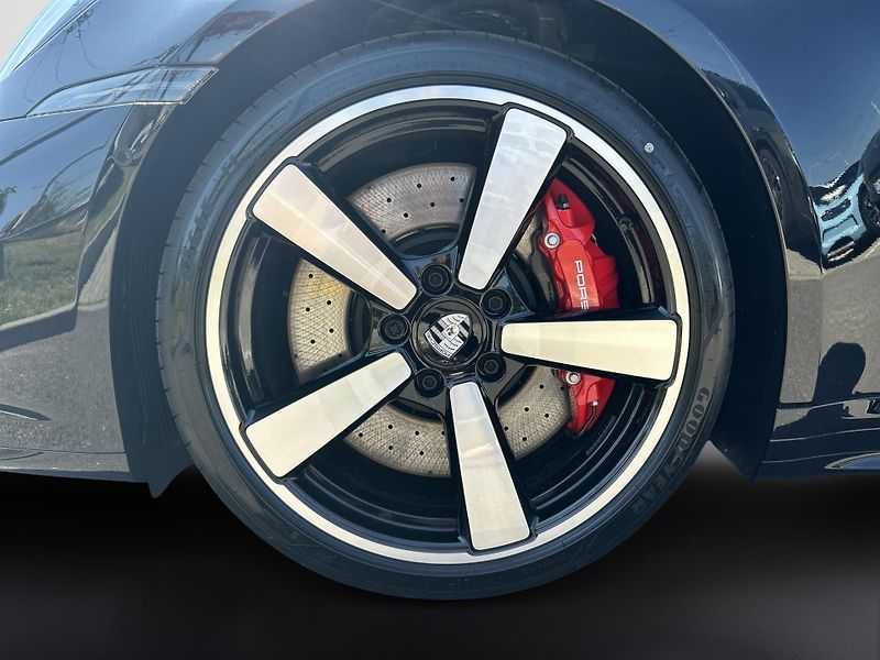 Porsche 911 (2026) Carrera 4S - fotka 11 z 30