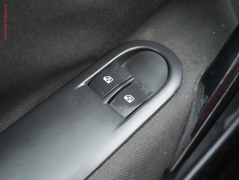 Renault Mégane (2006) 1.4i, ČR - fotka 11 z 16