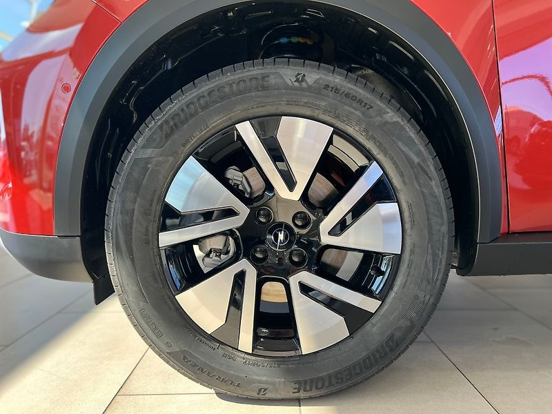 Opel Frontera (2025) GS Hybrid 1,2 Turbo 81kW + ZP - fotka 5 z 29