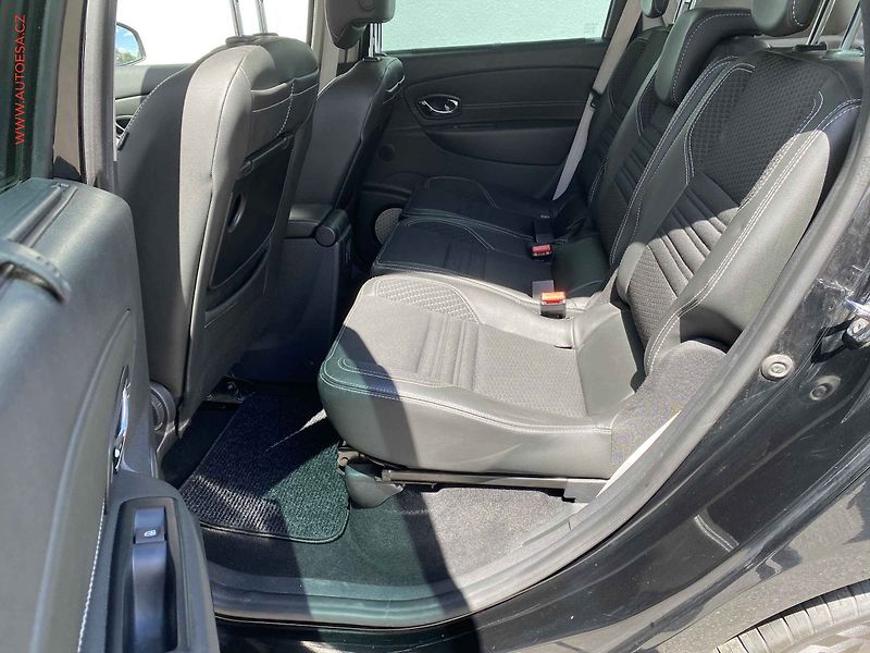 Renault Scénic (2016) 1.5dCi, BOSE, AT, kamera - fotka 10 z 17