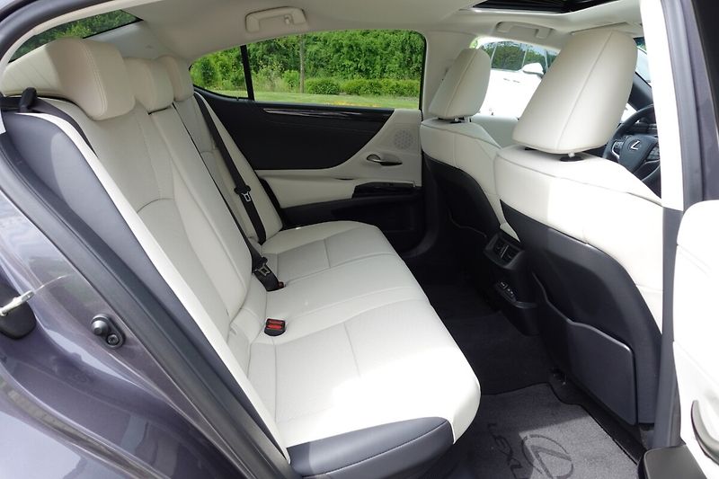 Lexus ES 300h ES300h LIMITED EDITION - fotka 15 z 41