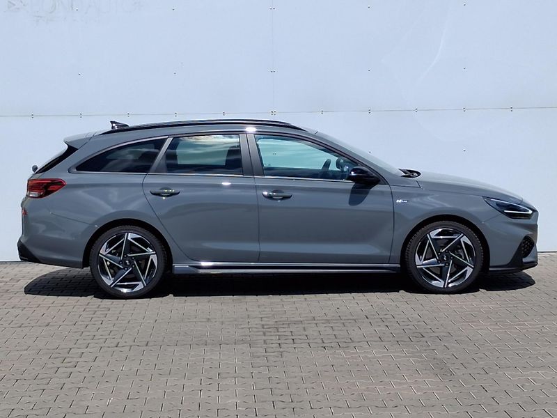 Hyundai i30 1.5 T-GDI MHEV DCT N-Line - fotka 8 z 23