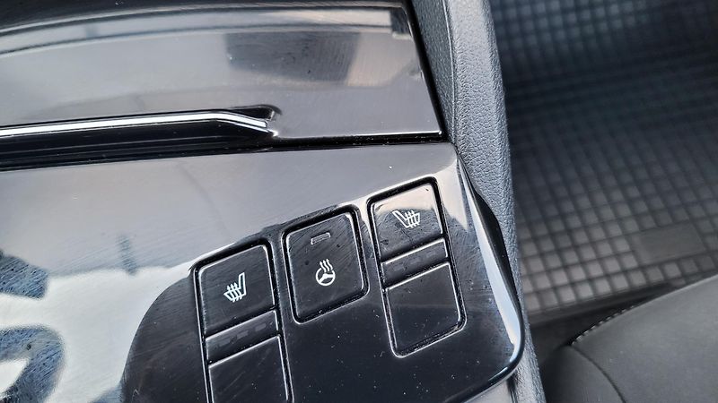 Kia Sportage 1,6i HEV - fotka 21 z 24
