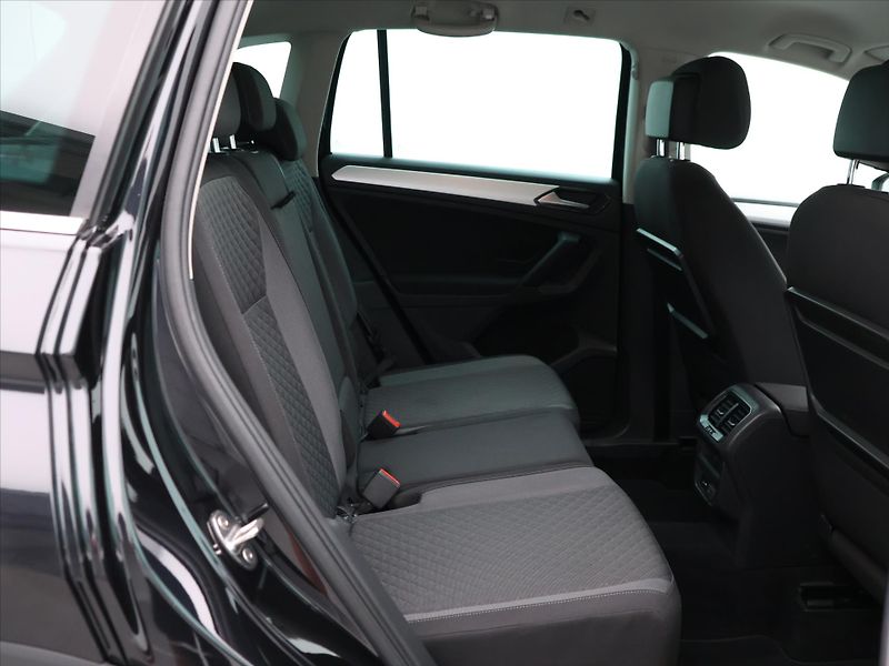 Volkswagen Tiguan 1.4 TSI 110kW Virtual 1.Maj. - fotka 14 z 29