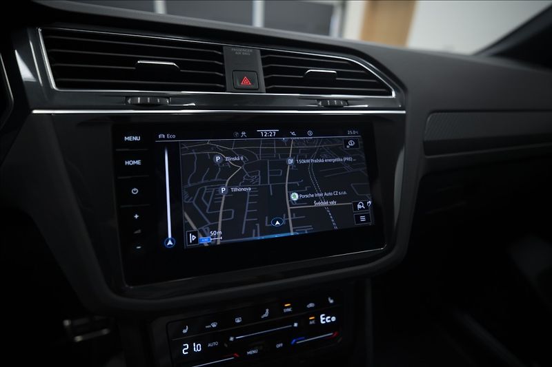 Volkswagen Tiguan 1,4 TSI DSG eHYBRID R-LINE ČR - fotka 42 z 46