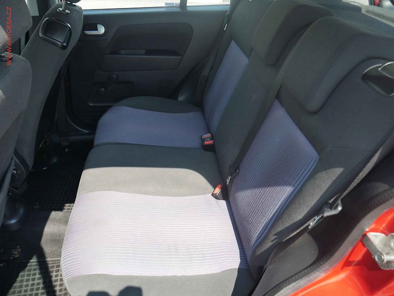 Ford Fusion (2007) 1.4TDCi, AC - fotka 10 z 13