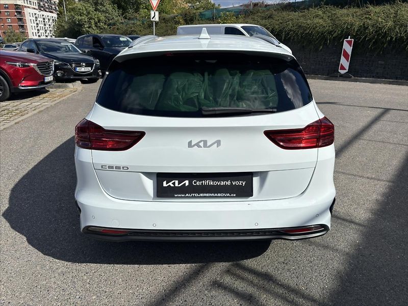 Kia Ceed 1,5 TGDi TOP ZÁRUKA TOP STAV - fotka 4 z 42