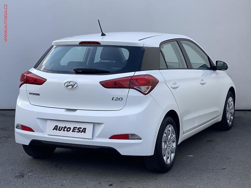 Hyundai i20 (2015) 1.2i, ČR, Klima - fotka 4 z 15