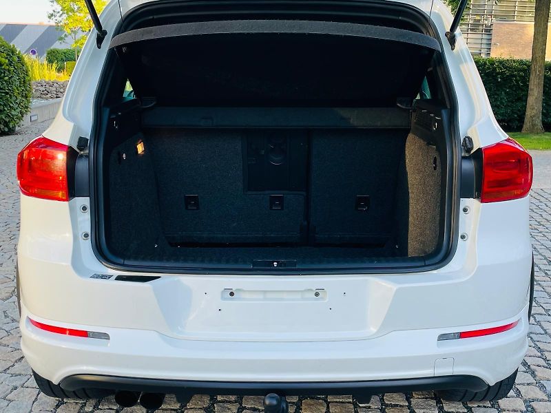 Volkswagen Tiguan 1.4TSI 4x4 MAN SERVISKA TAŽNÉ - fotka 20 z 52