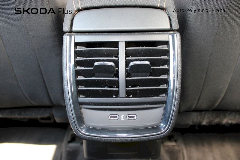 Škoda Kamiq (2019) 1.0 TSI 85 kW Style - fotka 23 z 25