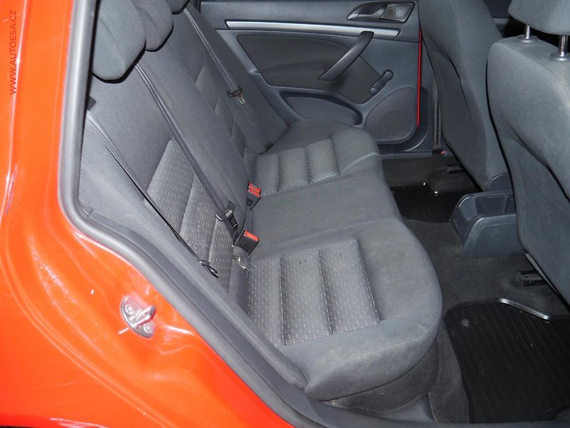 Škoda Octavia (2012) 2.0 TDi, ČR, AC - fotka 11 z 15