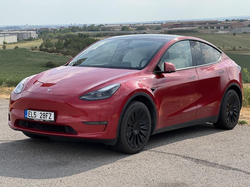 Tesla Model Y LR AWD Tažné EAP Boost Bílý in - fotka 1 z 27