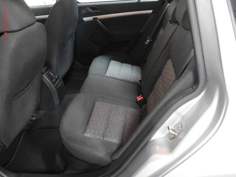 Škoda Octavia (2009) 1.9TDI, AC, temp - fotka 10 z 15
