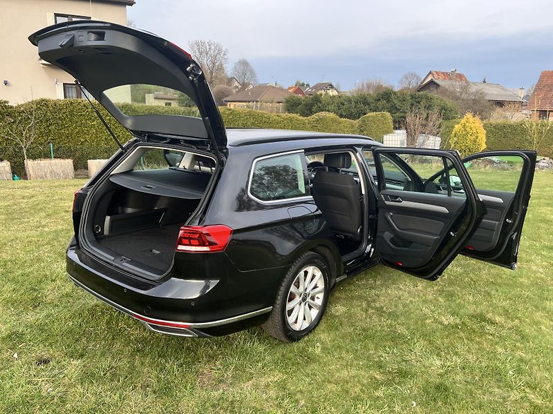 Volkswagen Passat 1.4GTE 160KW,TZ,2xALU,1MAJ - fotka 29 z 48