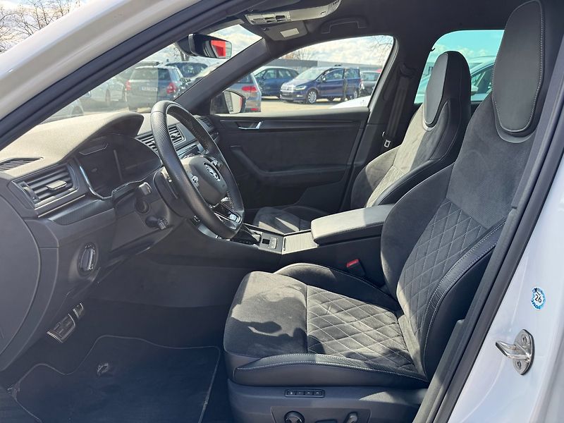 Škoda Superb (2023) Sportline 2.0 TDI 4x4 147kW - fotka 10 z 36