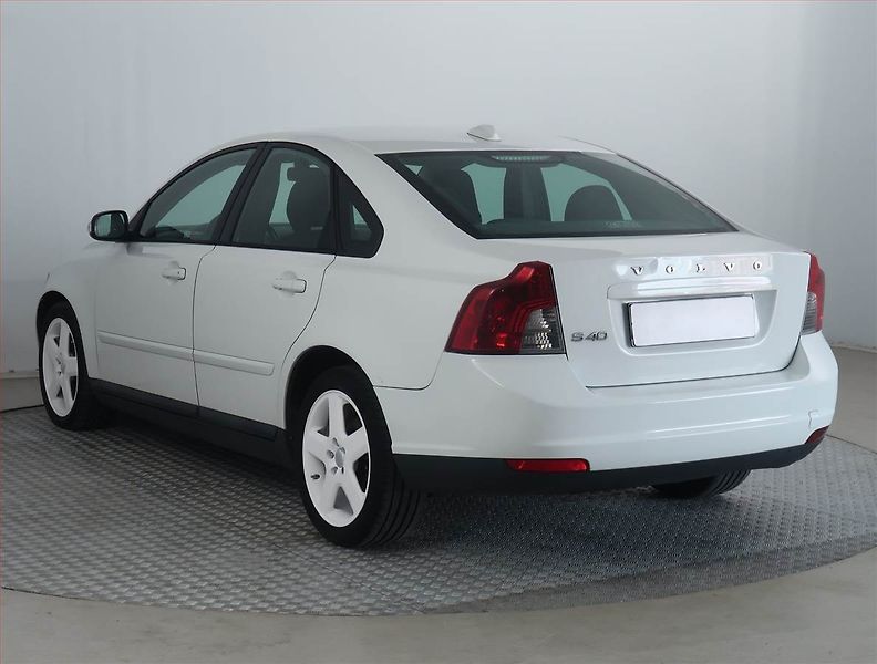 Volvo S40 (2008) 2.0 D, po STK, za skvělou cenu - fotka 4 z 15